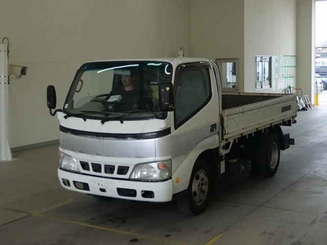 Toyota Dyna  с аукциона в Японии