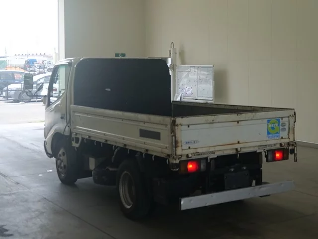 Toyota Dyna  с аукциона в Японии