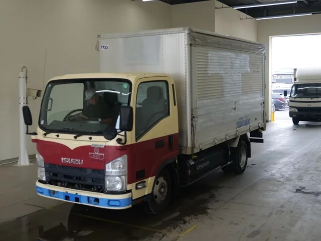 Isuzu Elf  с аукциона в Японии