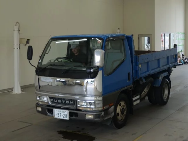 Mitsubishi Fuso Canter  с аукциона в Японии