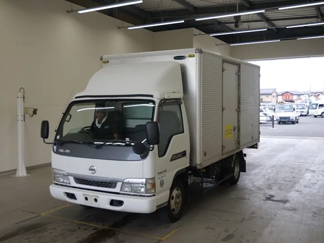 Nissan Atlas  с аукциона в Японии