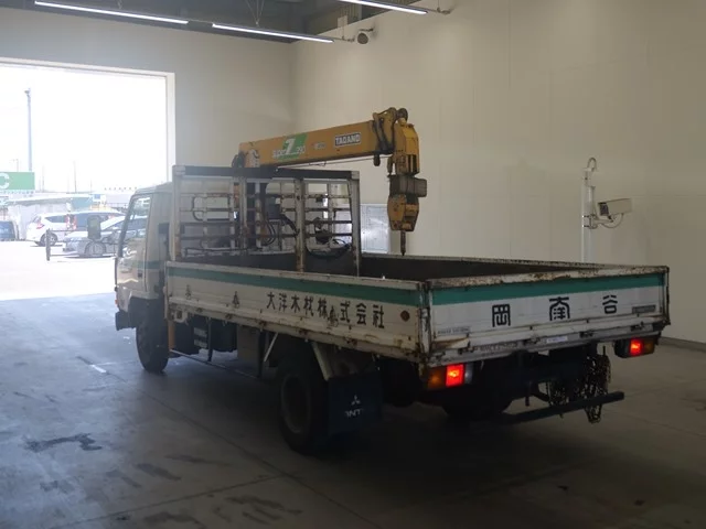 Mitsubishi Fuso Canter  с аукциона в Японии