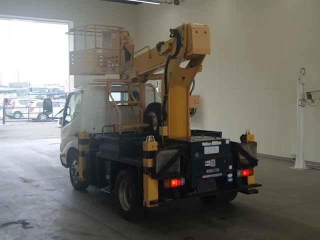 Hino Dutro  с аукциона в Японии