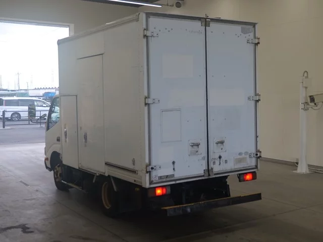 Toyota Dyna  с аукциона в Японии