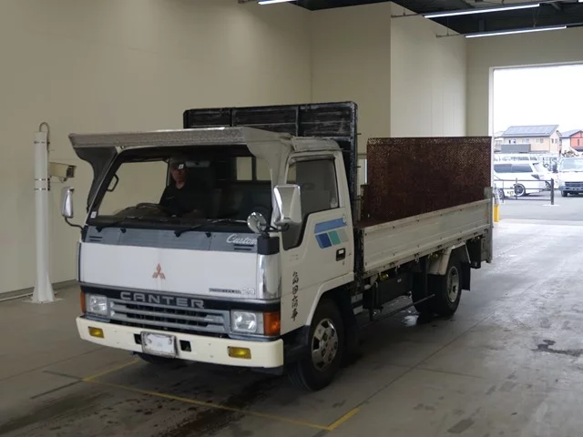 Mitsubishi Fuso Canter  с аукциона в Японии