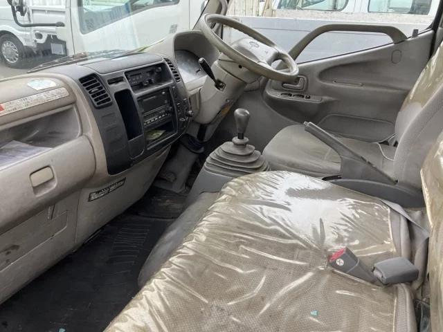 Hino Dutro  с аукциона в Японии