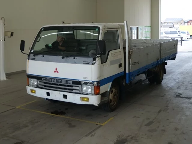 Mitsubishi Fuso Canter  с аукциона в Японии