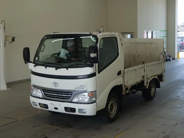 Toyota Dyna  с аукциона в Японии