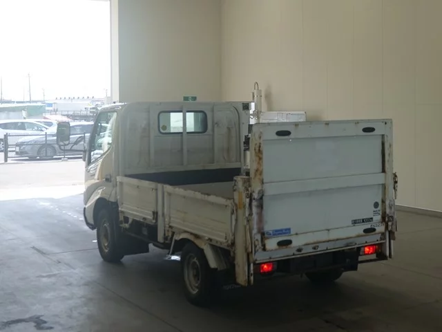 Toyota Dyna  с аукциона в Японии
