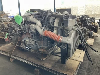 Nissan ENGINE