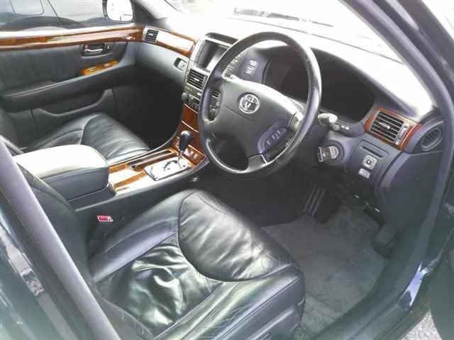 Toyota Celsior  с аукциона в Японии