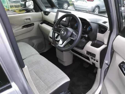 NISSAN ROOX