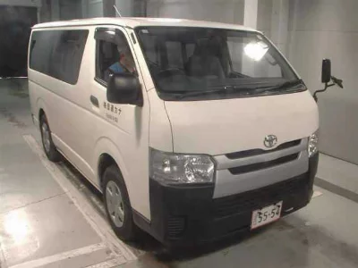TOYOTA HIACE VAN
