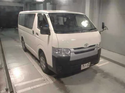 TOYOTA HIACE VAN