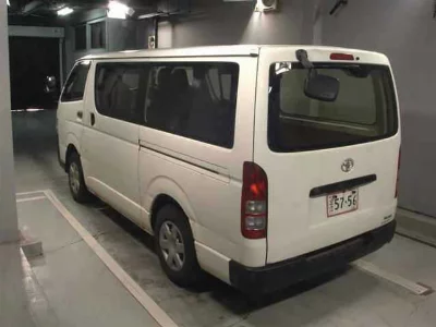 TOYOTA HIACE VAN
