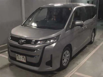 TOYOTA NOAH