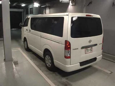 TOYOTA HIACE VAN
