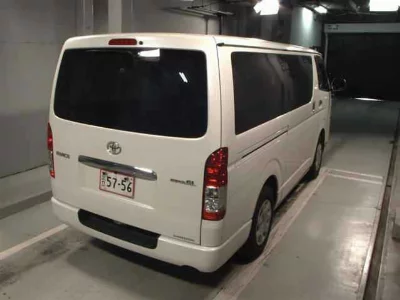 TOYOTA HIACE VAN