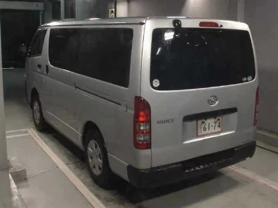 TOYOTA HIACE VAN