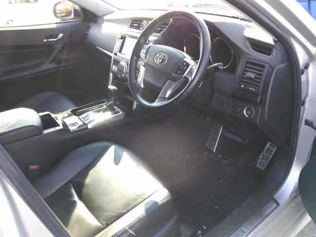 Toyota Mark X  с аукциона в Японии
