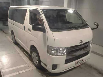 TOYOTA HIACE VAN