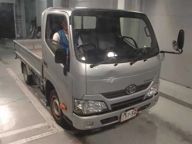 Toyota ToyoAce  с аукциона в Японии