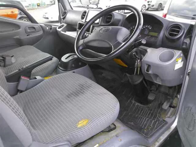 Toyota ToyoAce  с аукциона в Японии