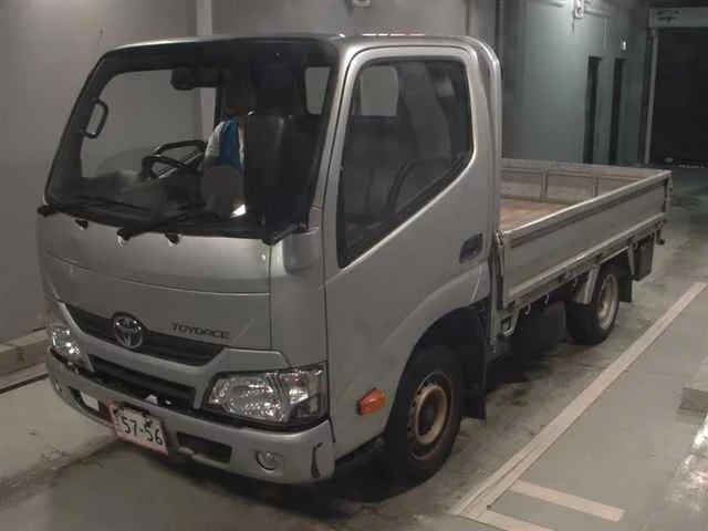 Toyota ToyoAce  с аукциона в Японии