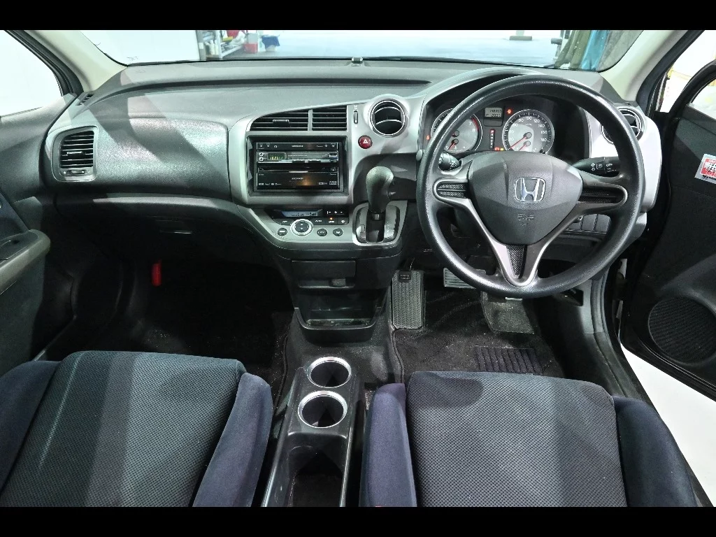 Honda Stream  с аукциона в Японии