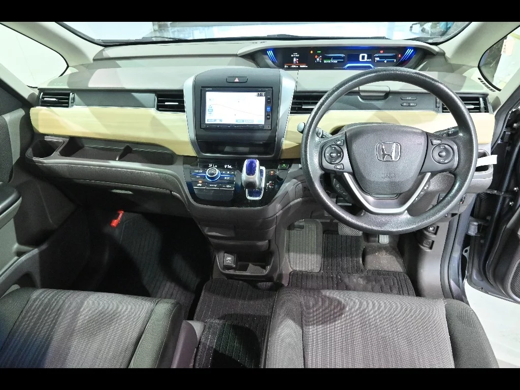 Honda Freed  с аукциона в Японии