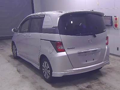 Honda Freed Spike