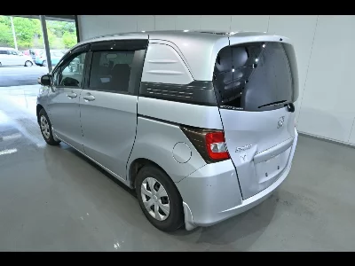 Honda Freed Spike