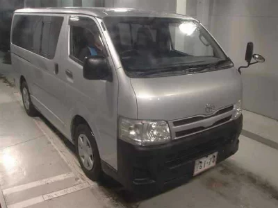 Toyota HiAce Van