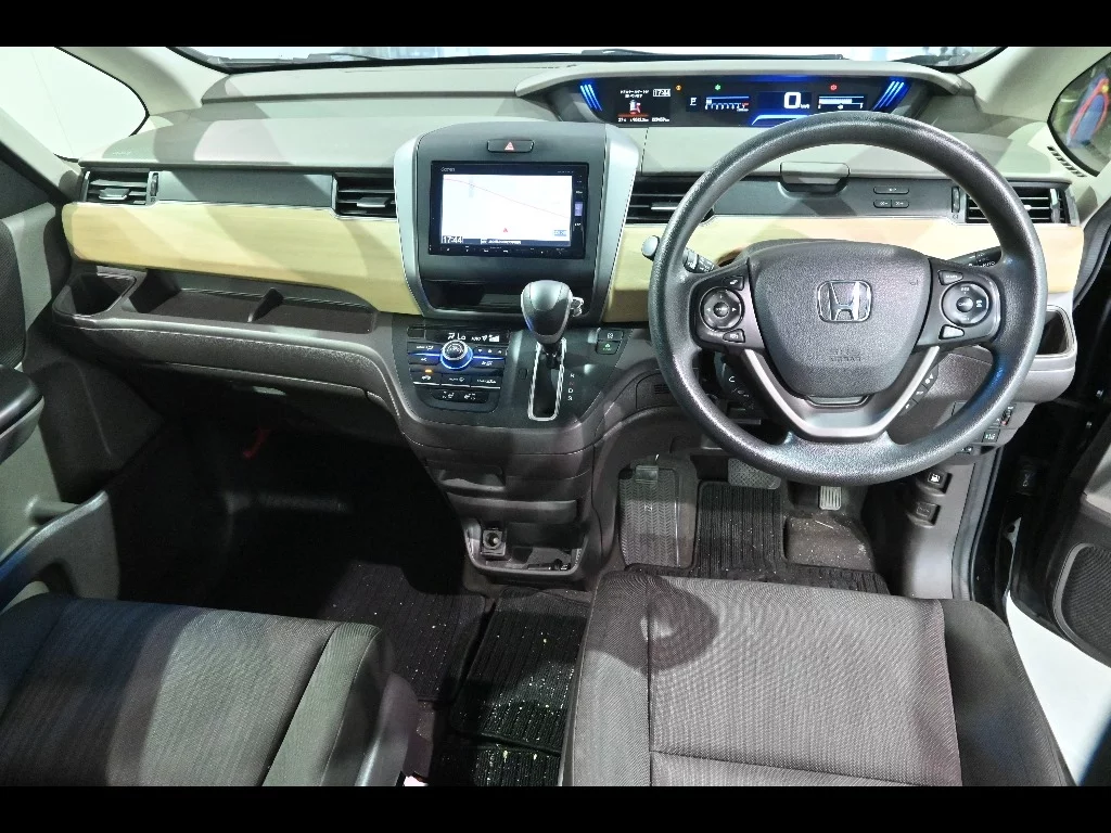 Honda Freed  с аукциона в Японии