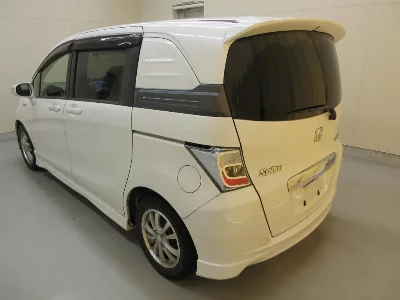 Honda Freed Spike