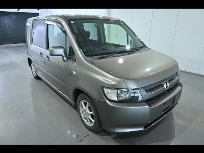 Honda Mobilio Spike