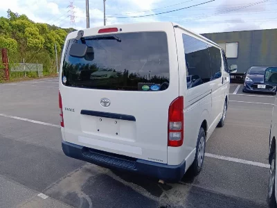 TOYOTA HIACE VAN