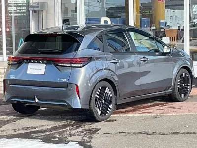 NISSAN AURA