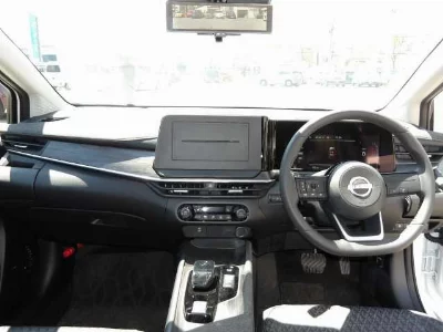 NISSAN AURA