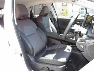 NISSAN AURA