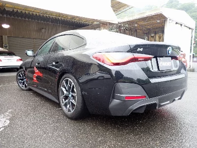 BMW I4