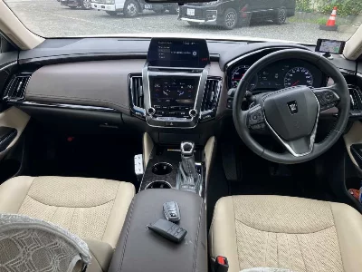 TOYOTA CROWN HYBRID