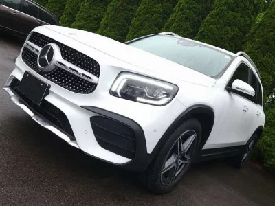 MERCEDES BENZ GLB