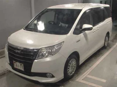 TOYOTA NOAH