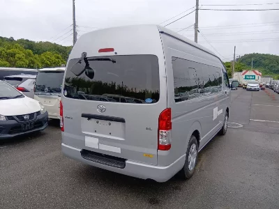 Toyota HiAce Commuter