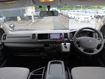Toyota HiAce Commuter