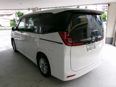 TOYOTA NOAH