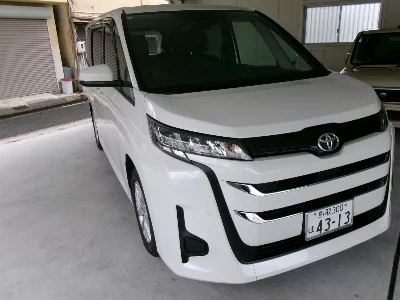 TOYOTA NOAH