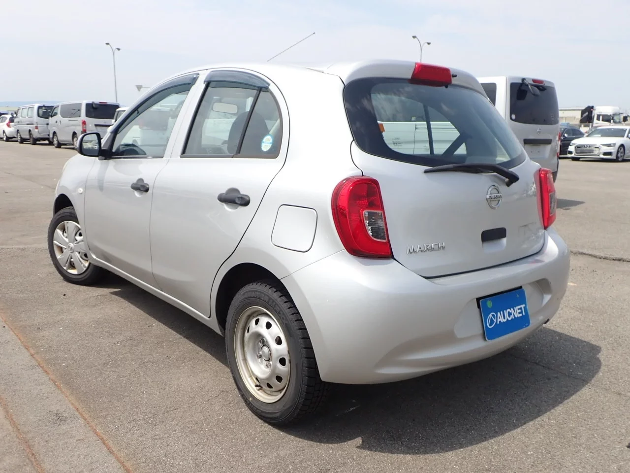 Nissan March  с аукциона в Японии
