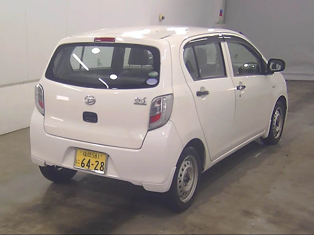 Daihatsu Mira e:S  с аукциона в Японии